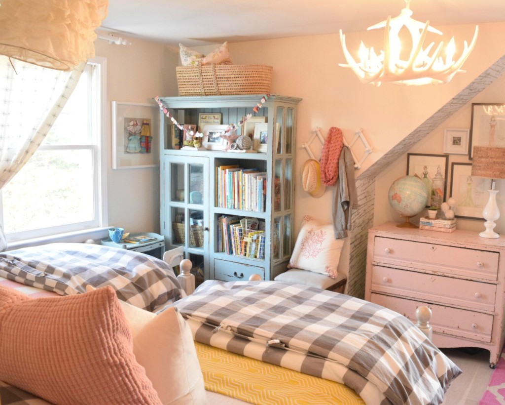 Decor for kids- girls bedroom with nesting with grace