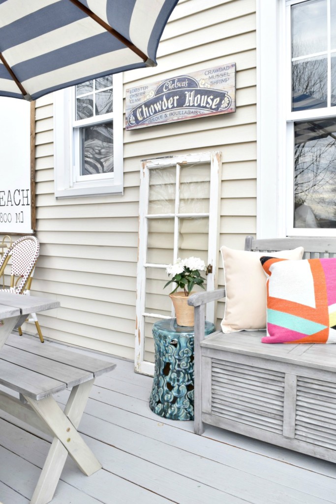 DIY back yard deck painting and decor
