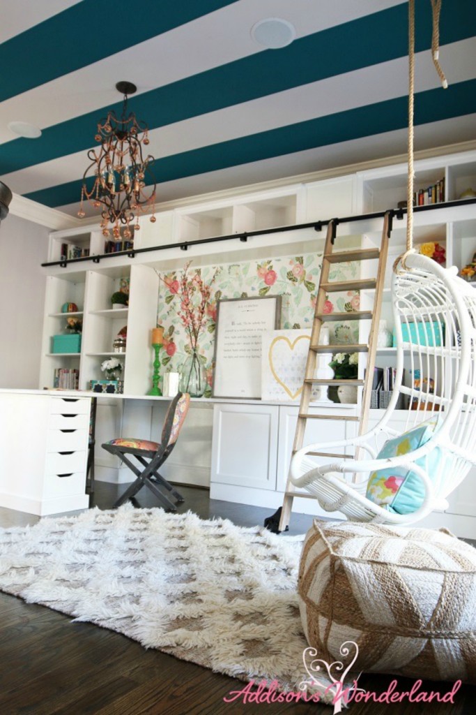Brittany from Addison Wonderland is known for her bold use of color and pattern. In a world of neutrals, whites and grays it is a fun welcome change. Brittany shared her kids play room with us.