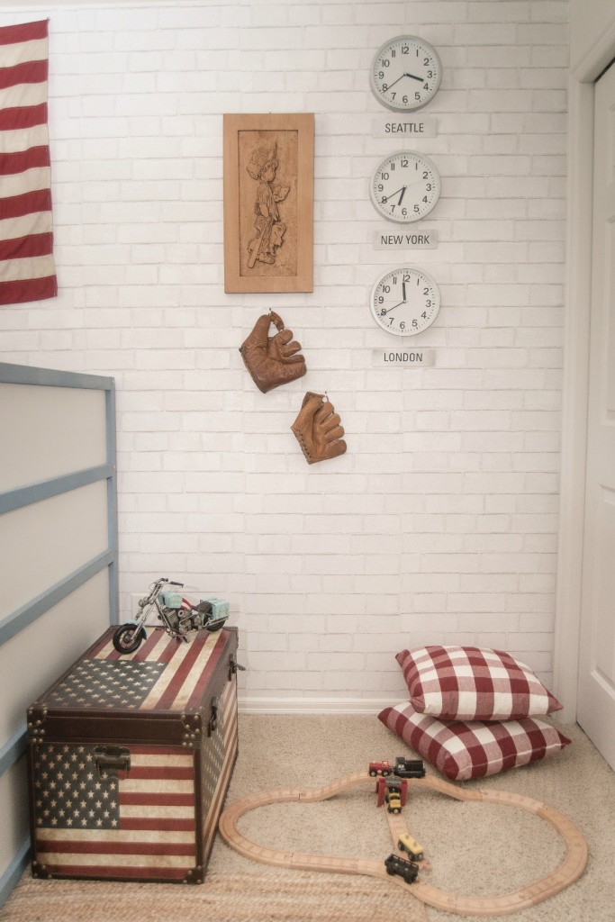 Boys bedroom Americana Theme with Bunkbeds