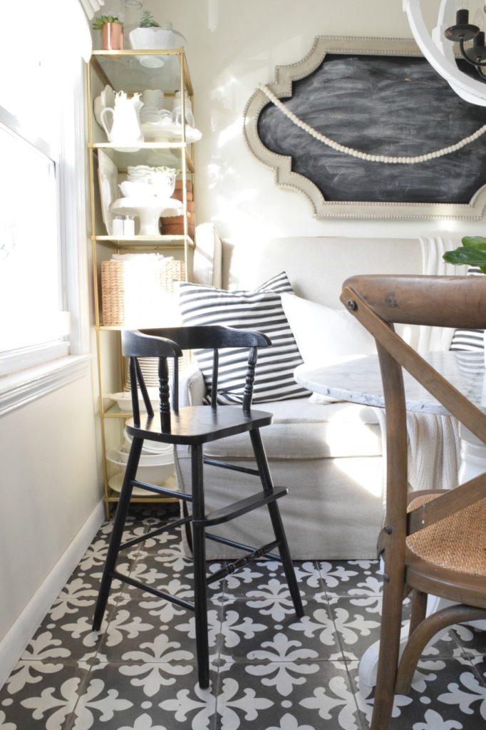 Paint tips with the Top Black, Gray and White Paint