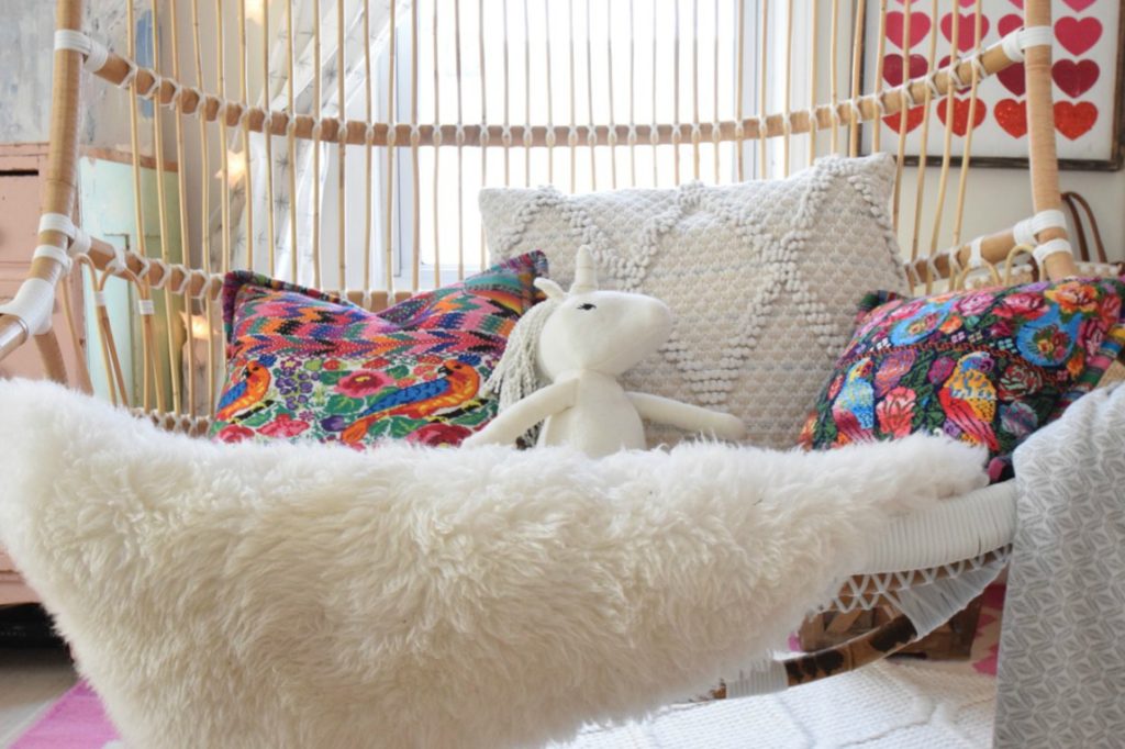 Hanging Chair Nesting, How To Make A Swinging Chair For Bedroom