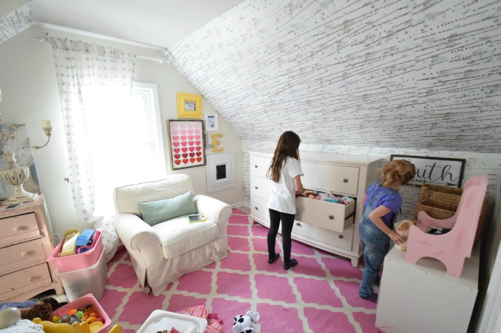 How to keep kids rooms clean and organized