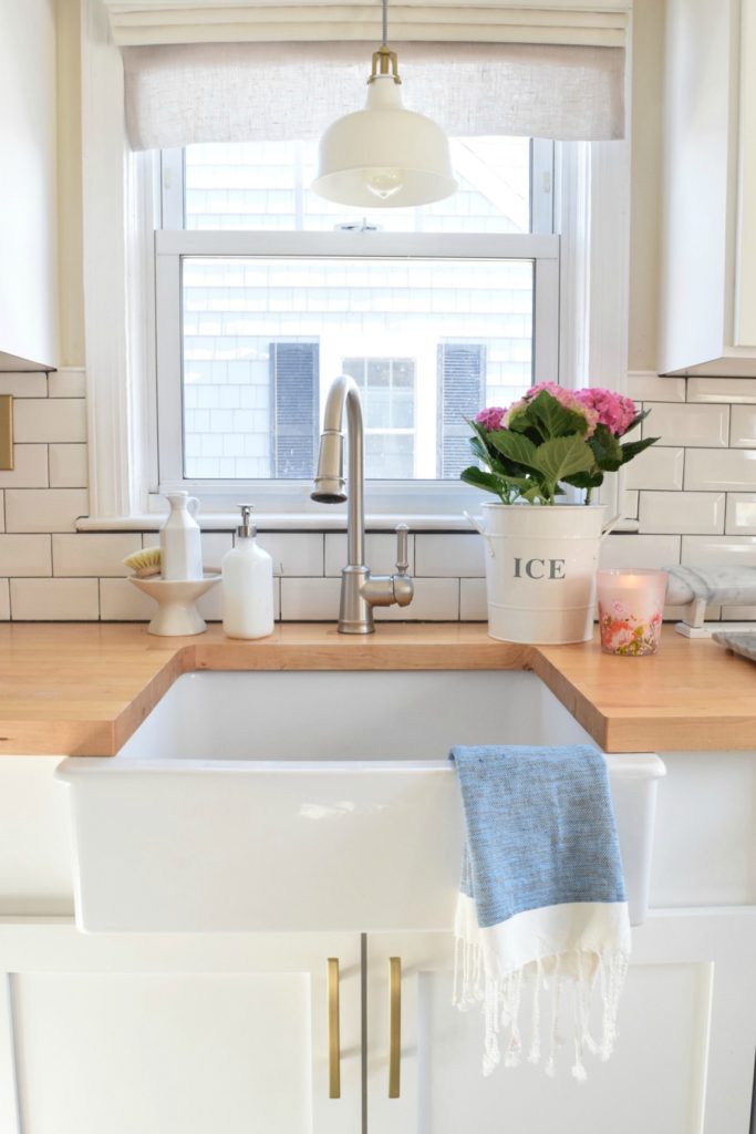 Kitchen Details- What we keep on our kitchen counters
