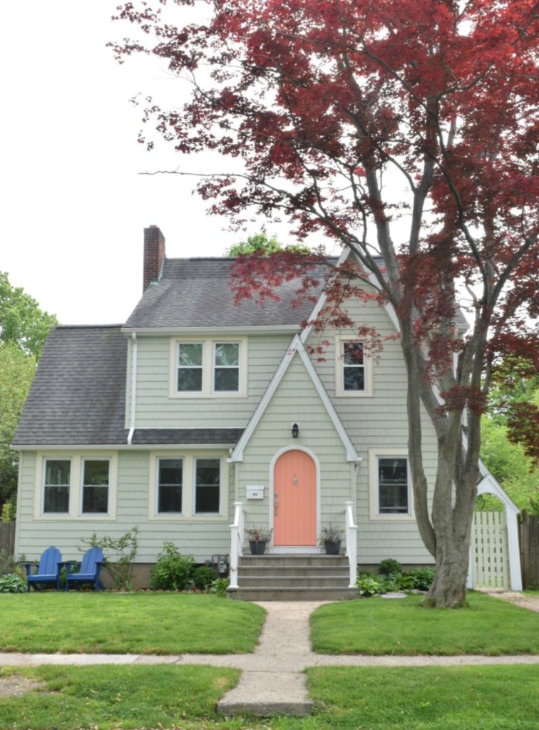 Exterior Paint Colors for Homes- New England Style