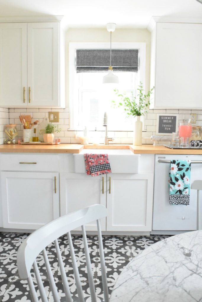 Summer Home Decor in the Kitchen