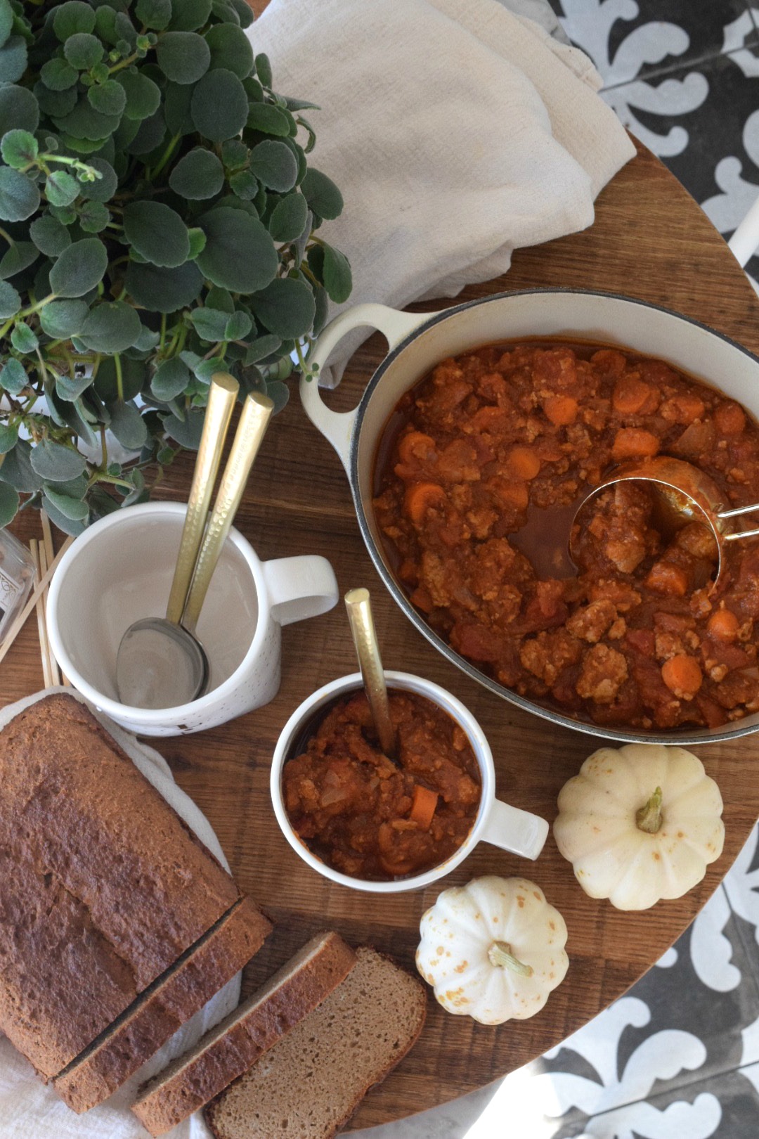 Paleo and Gluten-Free Fall Dinner- Pumpkin Chili with Paleo BREAD!