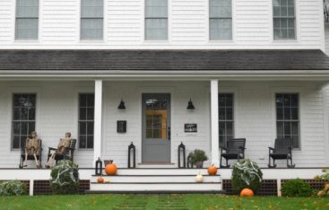 Fall and Halloween Decorations Outside