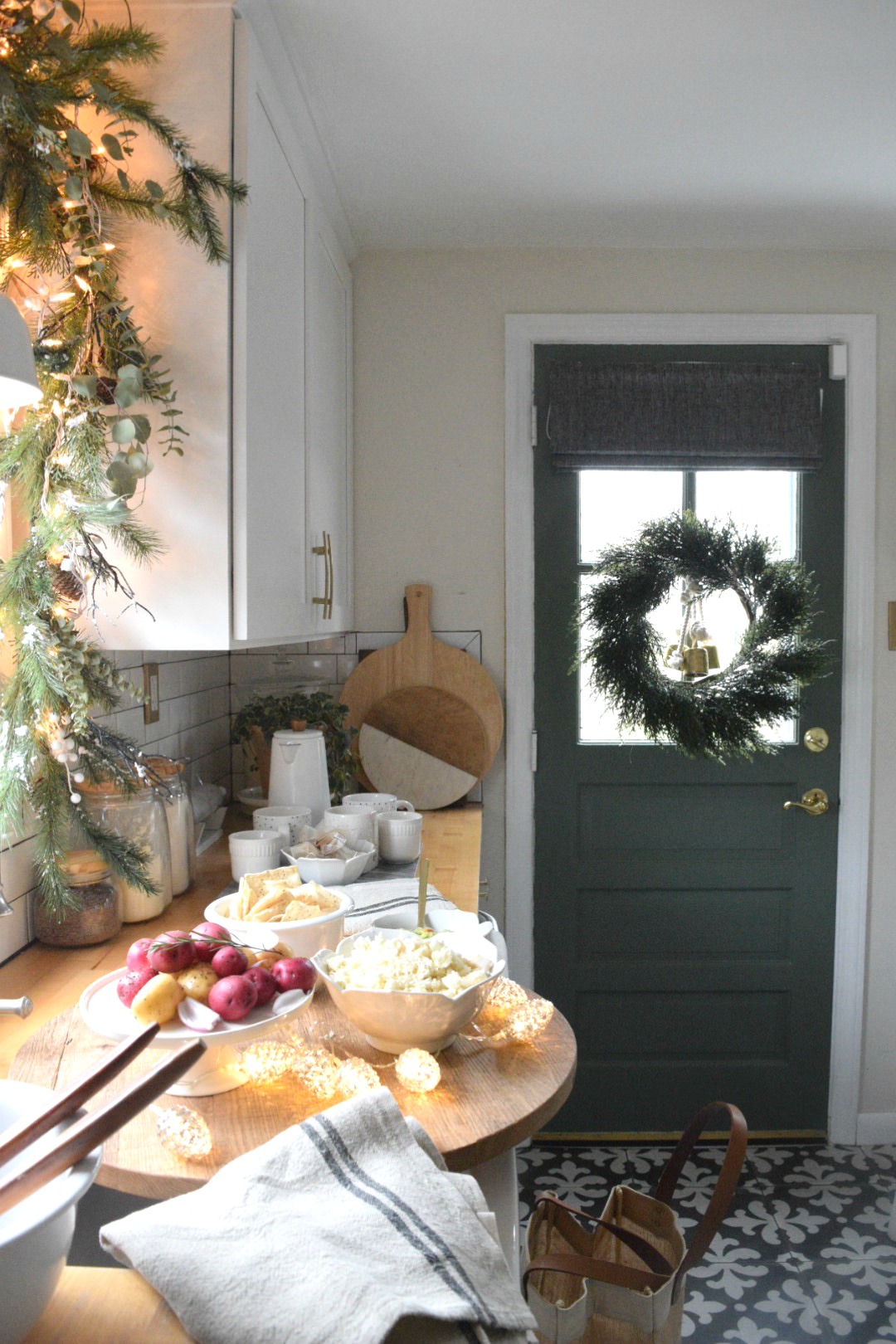 Holiday Entertaining Ideas- Casual and Tablescape Ideas