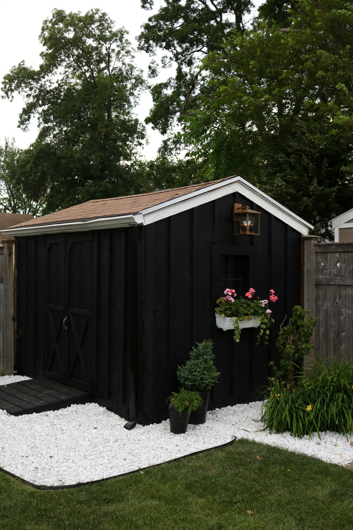 Black Shed with Magic Light Trick