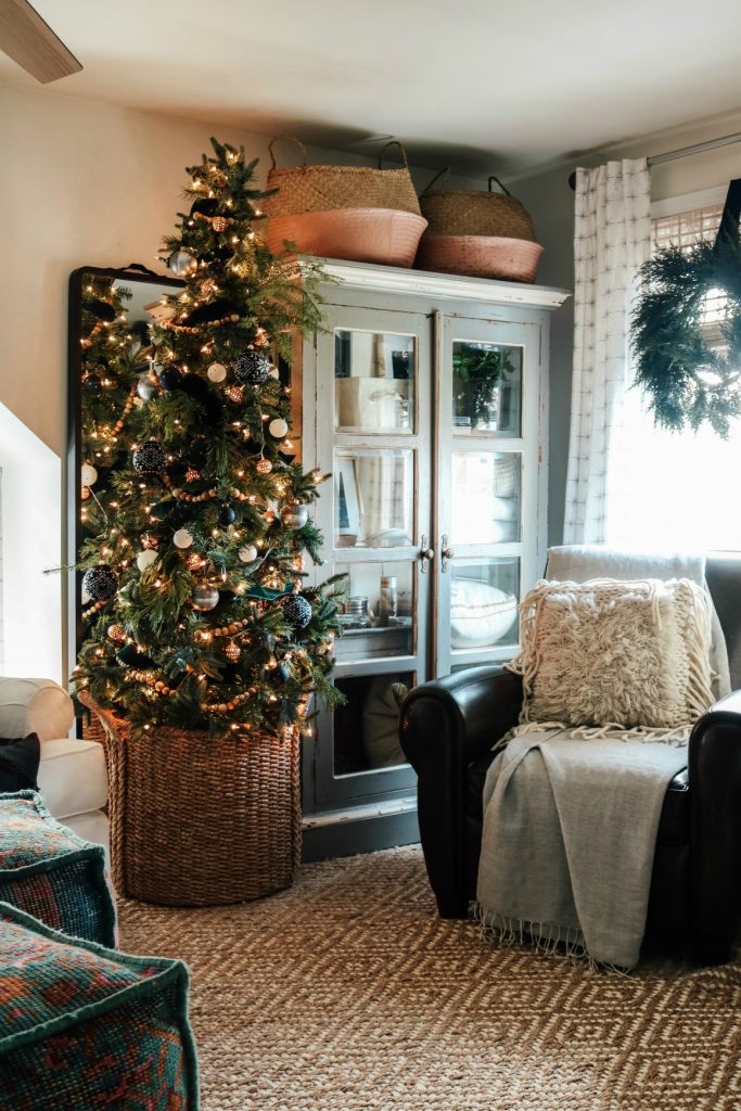 Casual Christmas Decor- Holiday Housewalk Girls Bedroom and Family Room ...