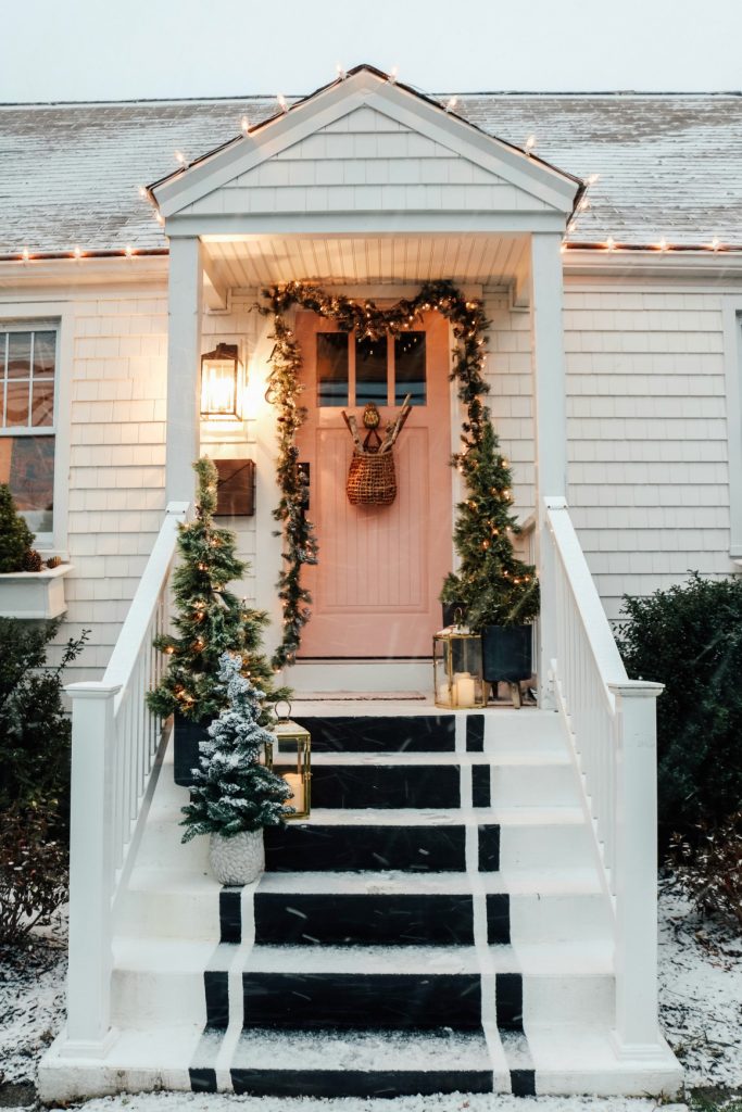 Complete Christmas Home Tour with VIDEO and Favorite Things - Nesting ...