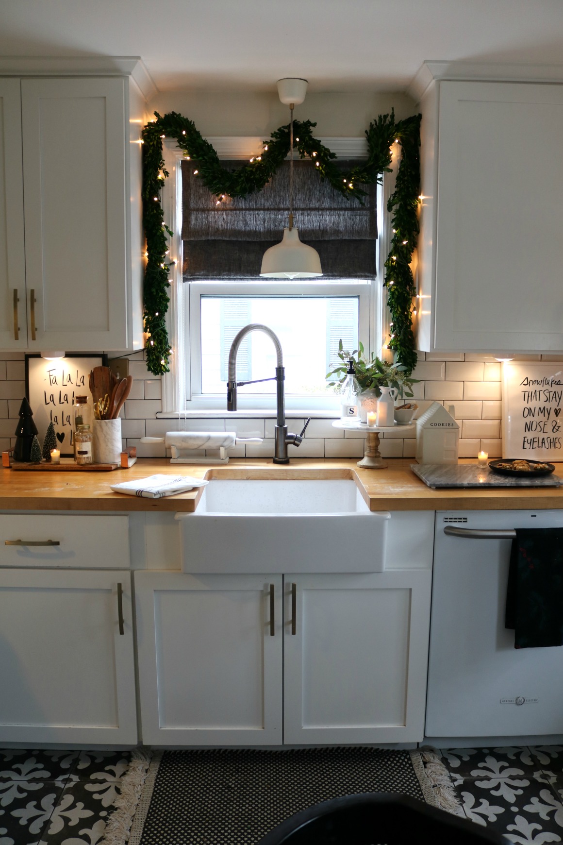 How to Create a Cozy Kitchen at Christmas 