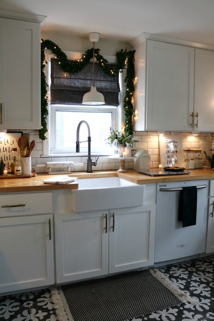 How to Create a Cozy Kitchen at Christmas