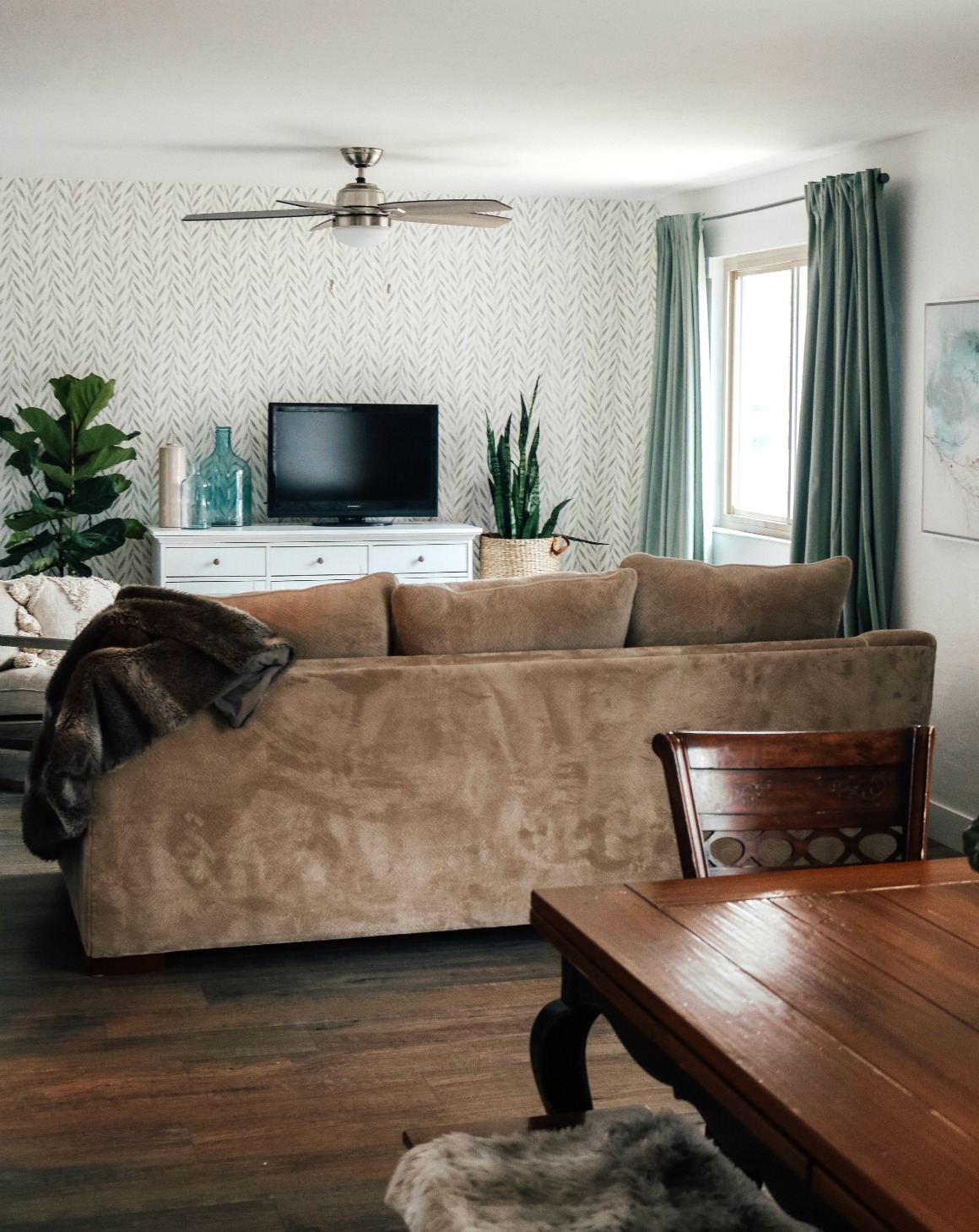 Mini Affordable Living Room Update with Joanna Gaines Wallpaper