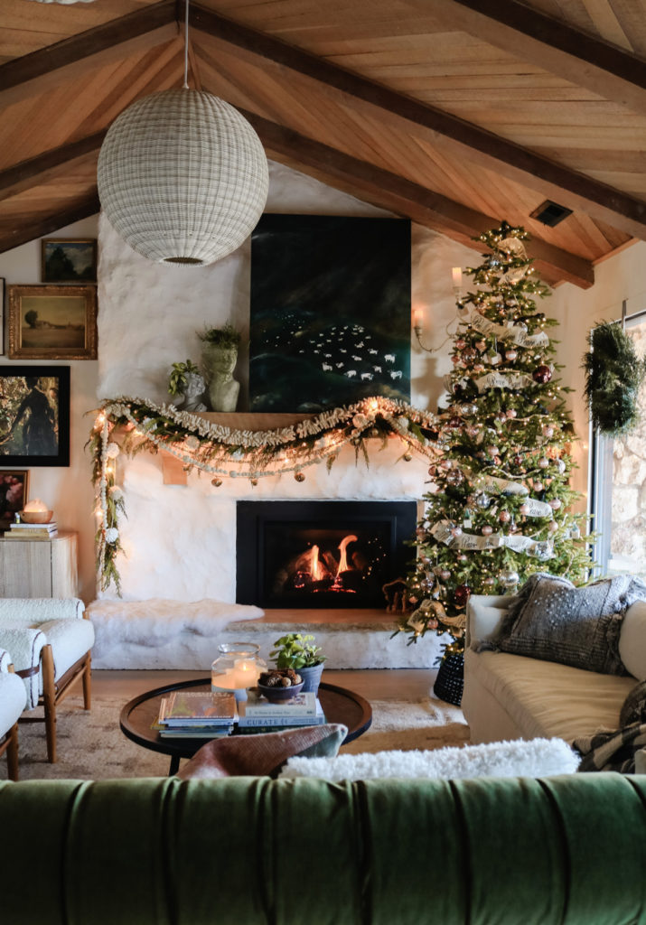 Christmas fireplace mantel & Christmas tree