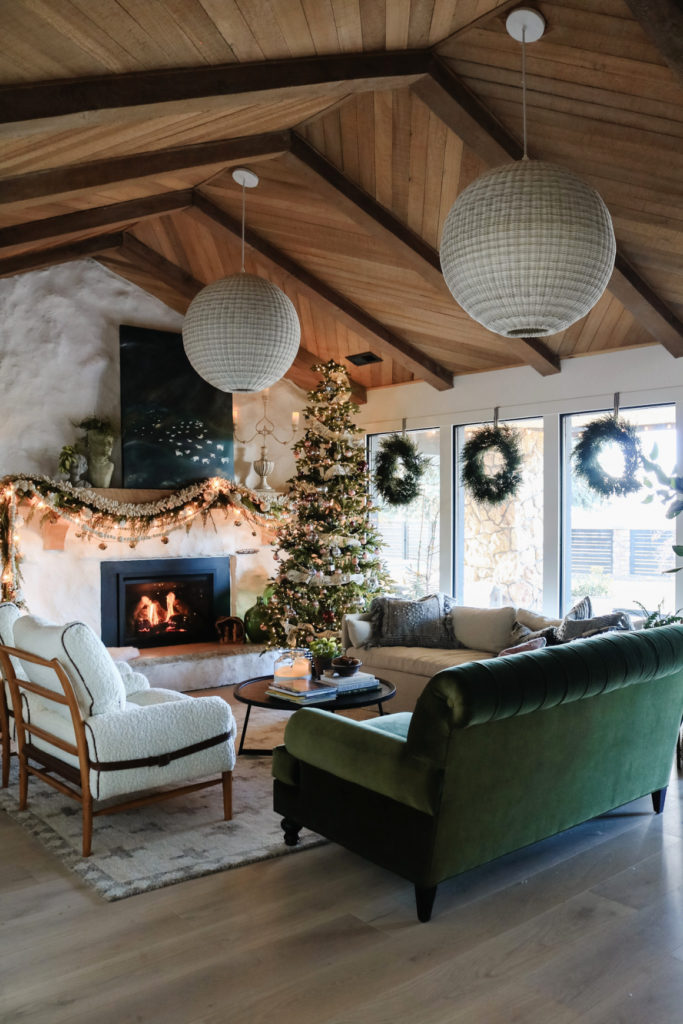 Christmas fireplace mantel & Christmas tree