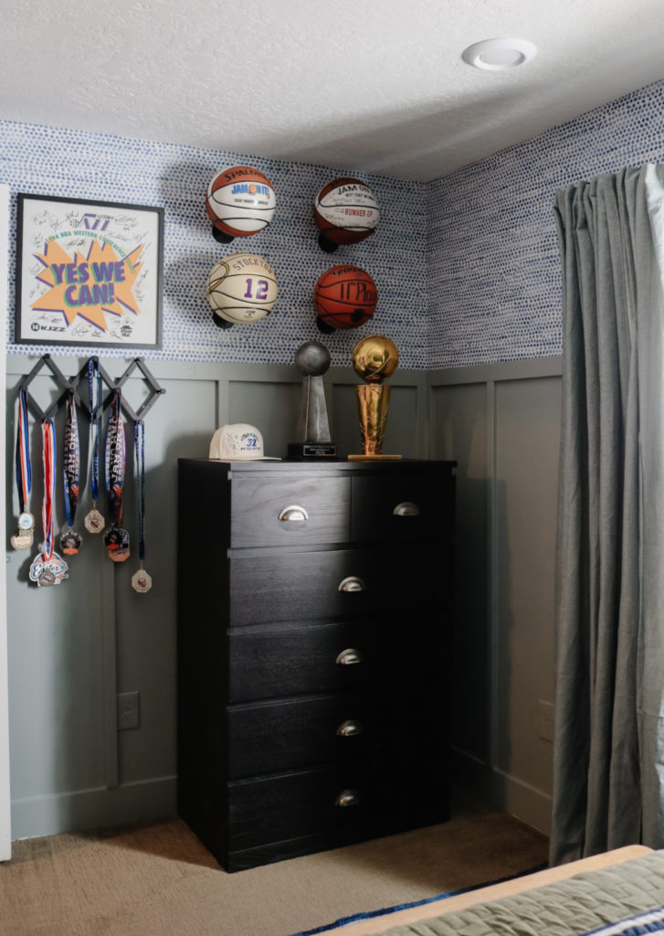 Small Bedroom Ideas, Boys small room, Green and blue room, sports room, basketball room for teen