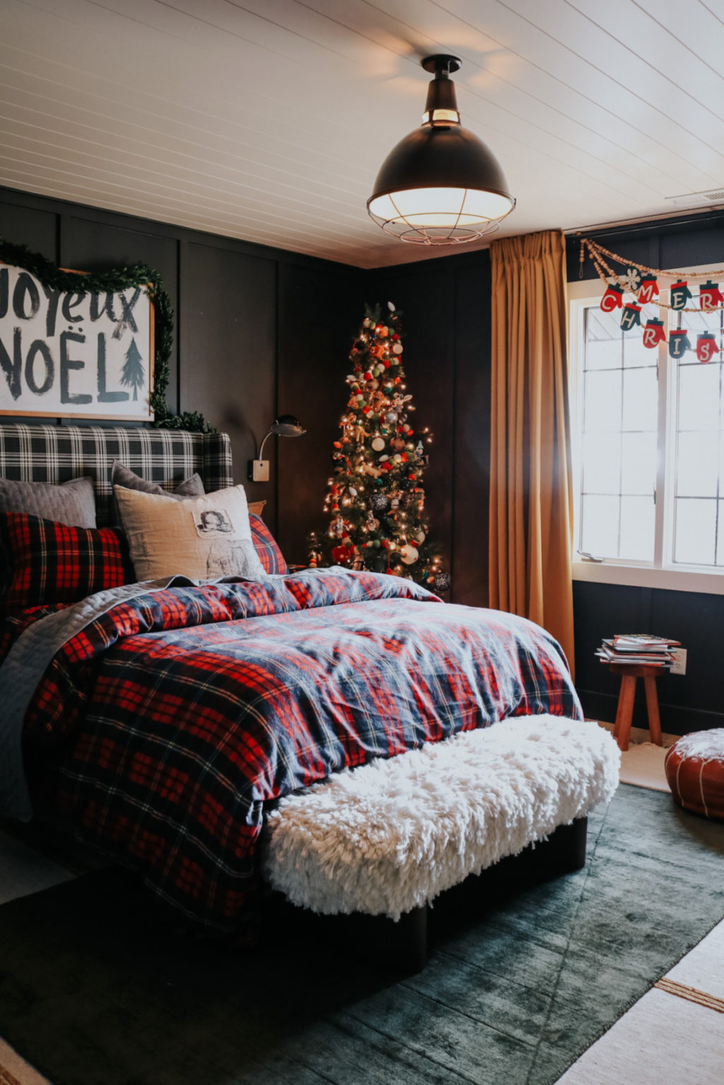 Complete Christmas Home Tour 2022 and Christmas Card Graphic - Nesting ...