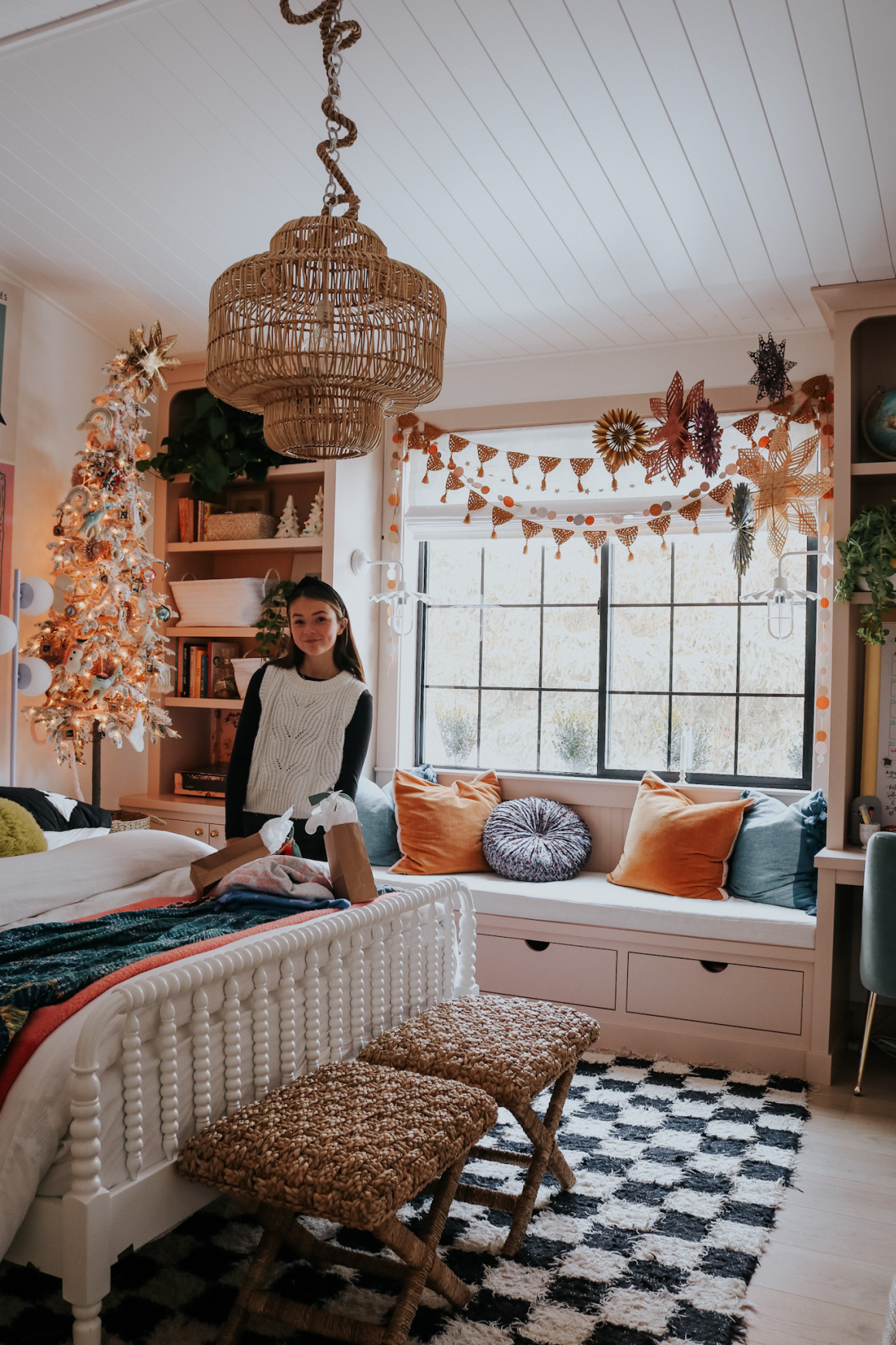 Complete Christmas Home Tour 2022 and Christmas Card Graphic - Nesting ...