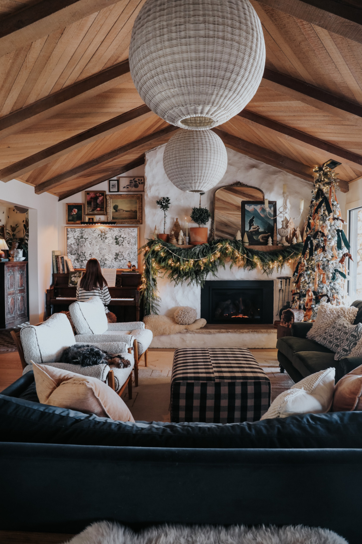 Family Room Christmas 2023 - Nesting With Grace