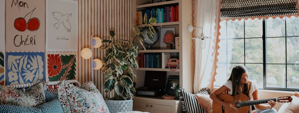 The Art of Layering a Cozy Maximalist Bed